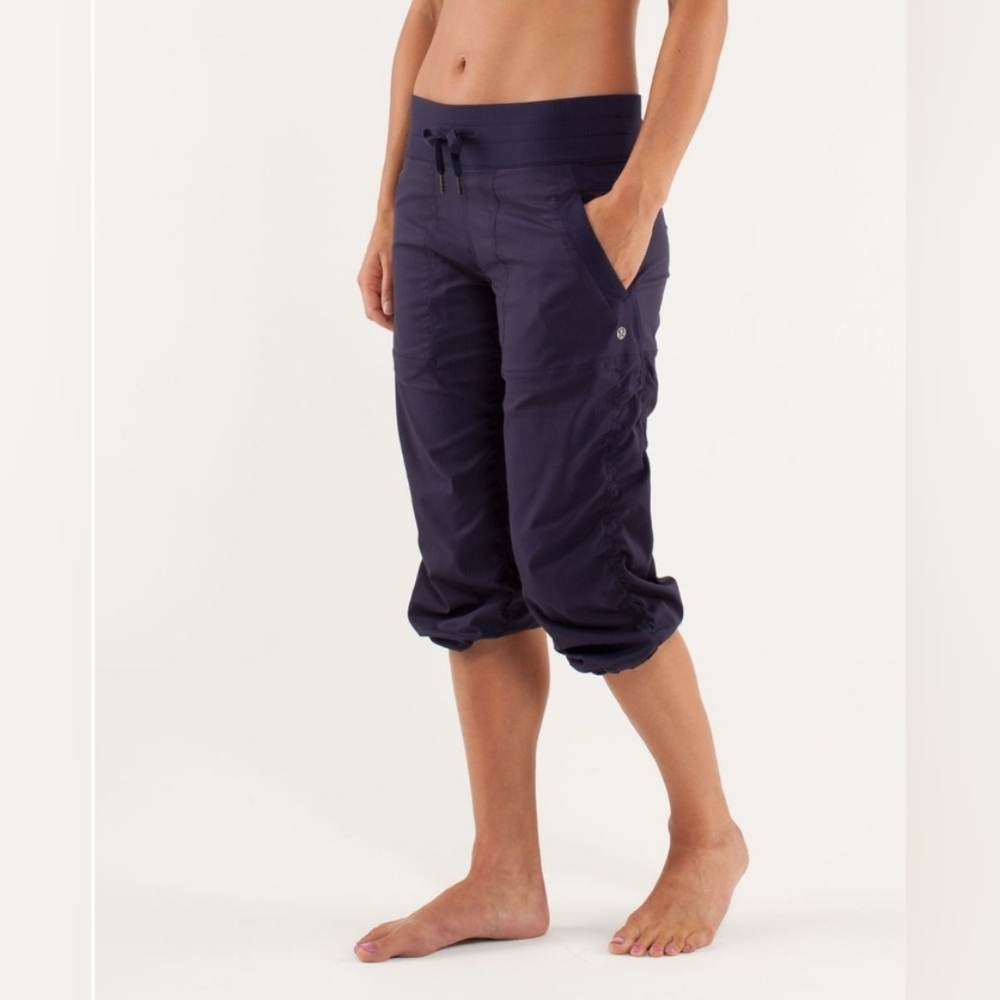 Lululemon Dance Studio Crop – Deep Indigo – Size 6 (Older Version)